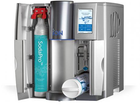 ION M vesiautomaatti: kylmä, hiilihapotettu ja haalea vesi